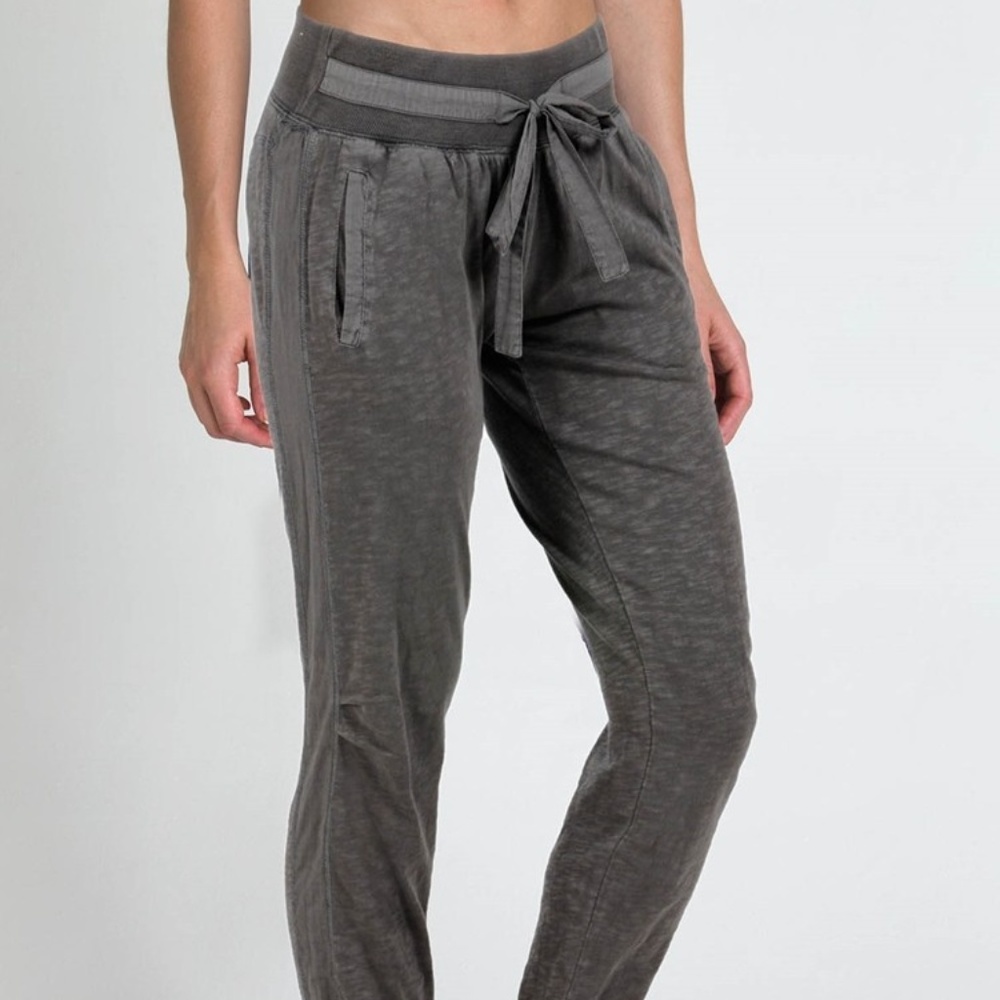Compass Workout Pant - Charcoal / RUNS SMALL/Size Up